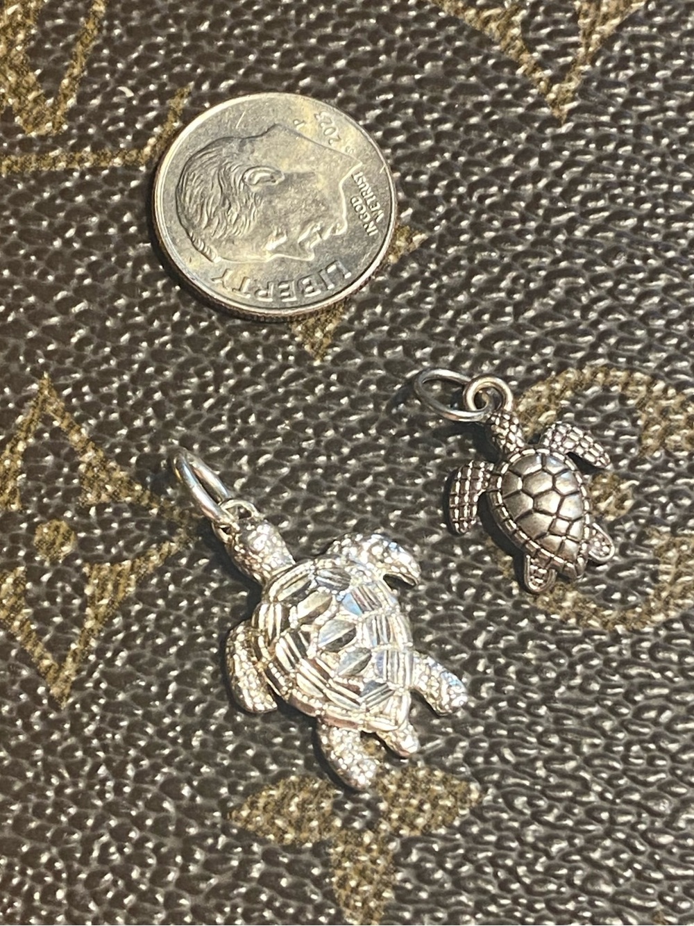 925 Sterling Silver Mother an Baby Sea Turtle Pendant Set Charms coastal grandma